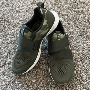 Tiem cycling shoes - camo forest green- women’s